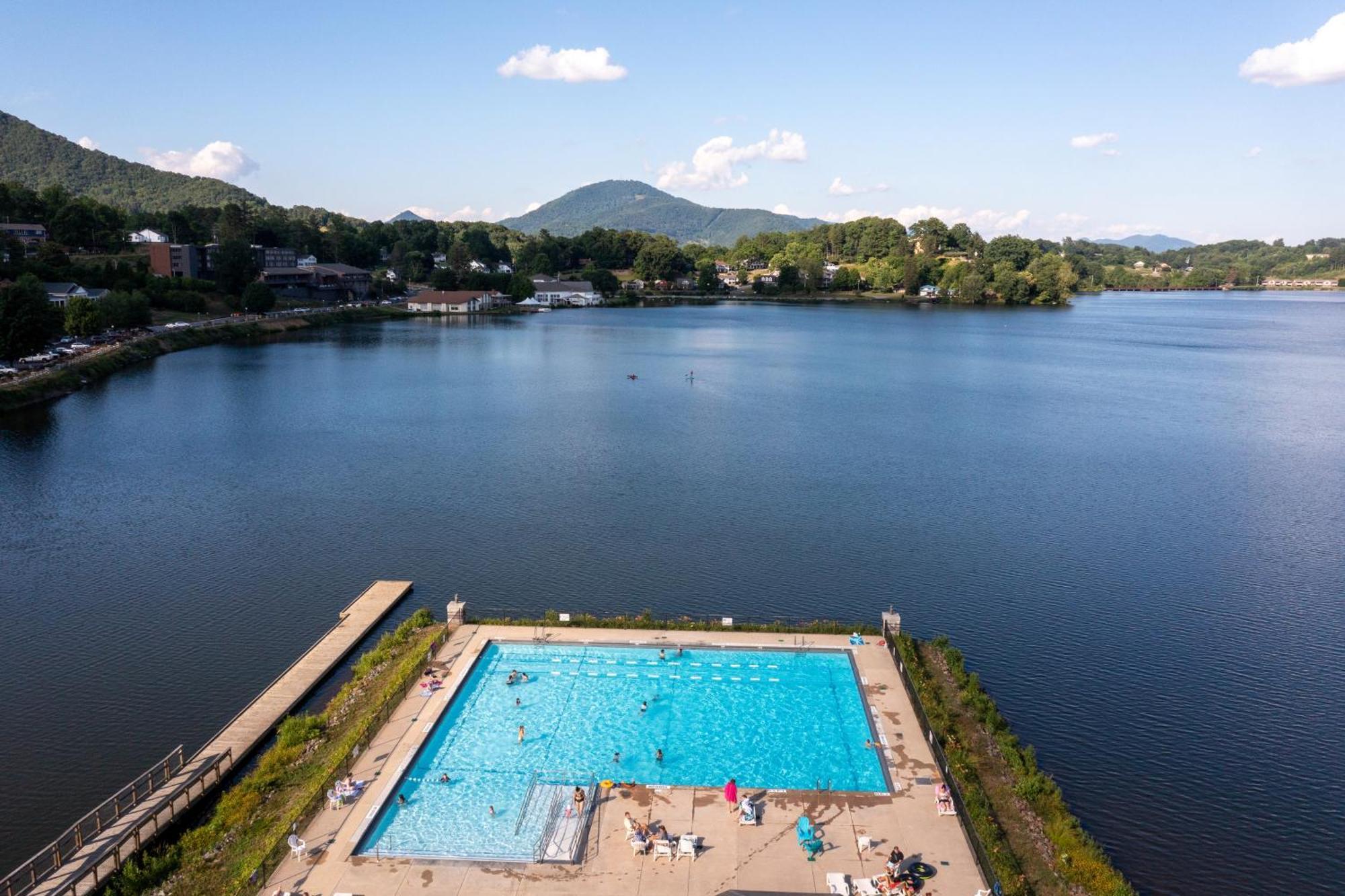 Hood Lower Lake Junaluska Luaran gambar